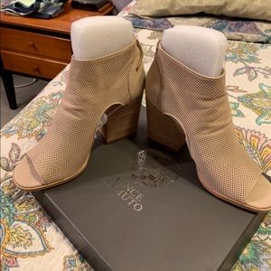 Vince Camuto Shoes